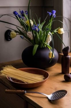 MENU Surround Vase, Brown Wood -Furniture Deals Store 3 pastaa helmikuu 23 2