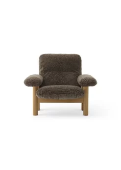 MENU Brasilia Lounge Chair, Oak - Root Sheepskin -Furniture Deals Store 8053002 001704ZZ Brasilia Lounge Chair Natural Oak Sheepskin Root Front