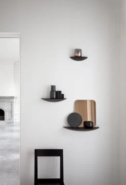 MENU Gridy Fungi Shelf, Large, Black 11 MENU Gridy Fungi Shelf, Large, Black -Furniture Deals Store Gridy Fungi Shelf Location 10 Download 300dpi JPG 28RGB29 198769 1