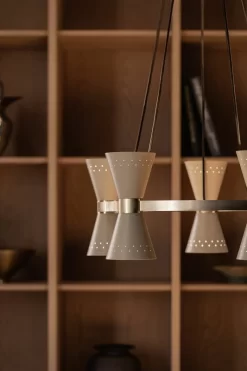 MENU Collector Chandelier 5, Crème -Furniture Deals Store MENU Collector Chandelier 5 2