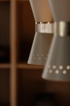 MENU Collector Chandelier 5, Crème -Furniture Deals Store MENU Collector Chandelier 5